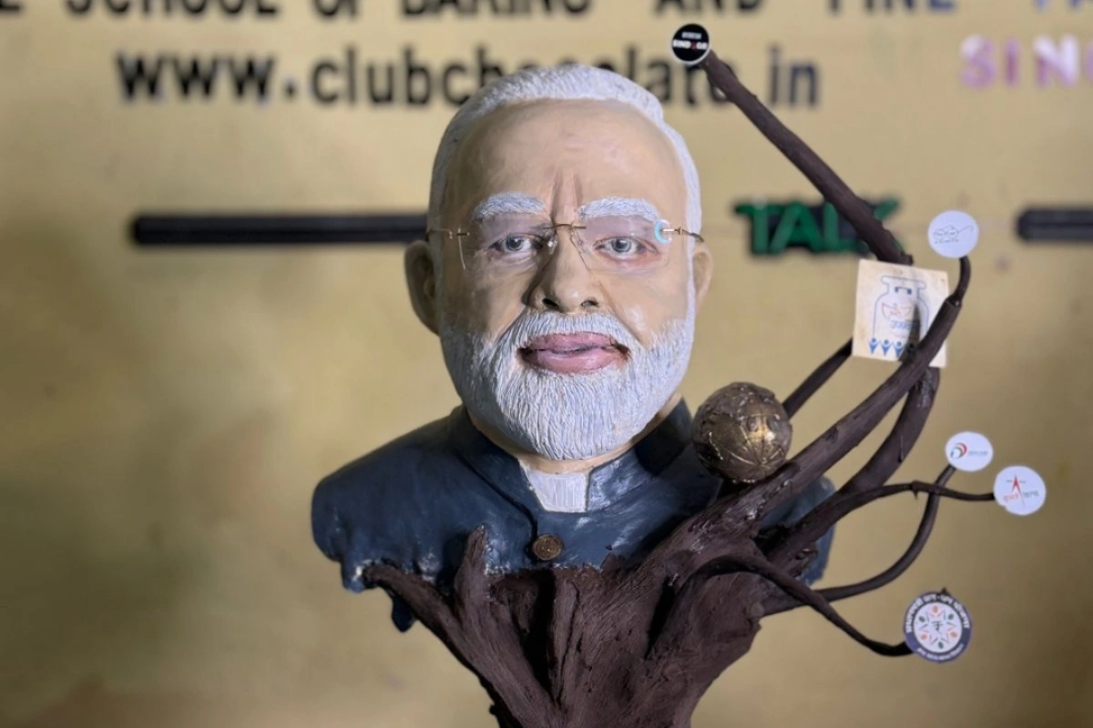 Club Chocolate Unveils India’s First Chocolate Sculpture Of PM Modi In Bhubaneswar