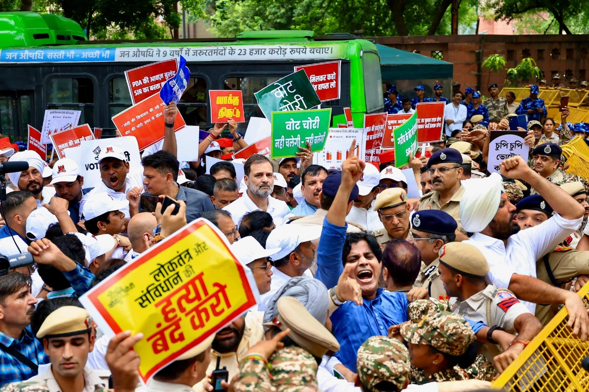 Opposition March In Delhi Over Voter List Dispute Halted By Police; Rahul Gandhi & Akhilesh Yadav Detained
