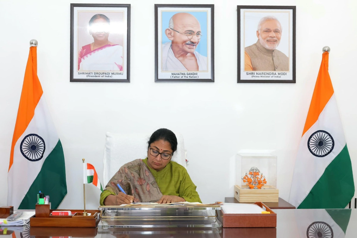 CM Rekha Gupta Makes First Public Appearance After Civil Lines Attack
