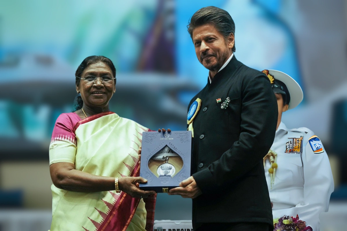 Shah Rukh Khan Wins First National Award For Best Actor At 71st National Film Awards