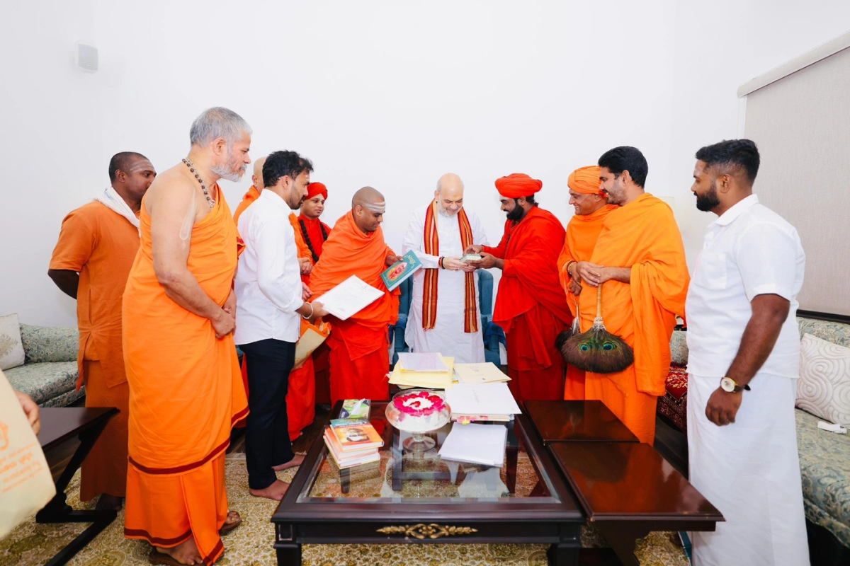 Religious Leaders Meet HM Amit Shah; Demand NIA Probe Into Dharmasthala Case