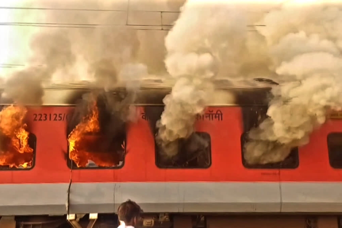 Swift Action Prevents Major Mishap As Fire Erupts On Amritsar–Saharsa Express In Punjab