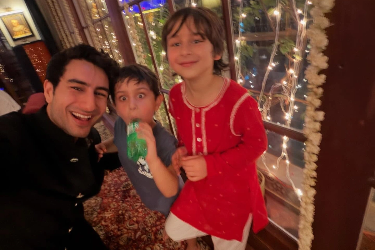 Ibrahim Ali Khan Shares Festive Selfie With Brothers Taimur And Jeh; Calls Them 'Teeno Bhai Teeno Tabahi'