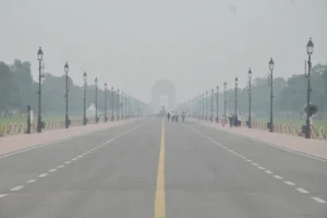 Delhi-NCR Sees Dip In Temperature As Early Winter Sets In With Rising Smog Levels Delhi-NCR Sees Dip In Temperature As Early Winter Sets In With Rising Smog Levels
