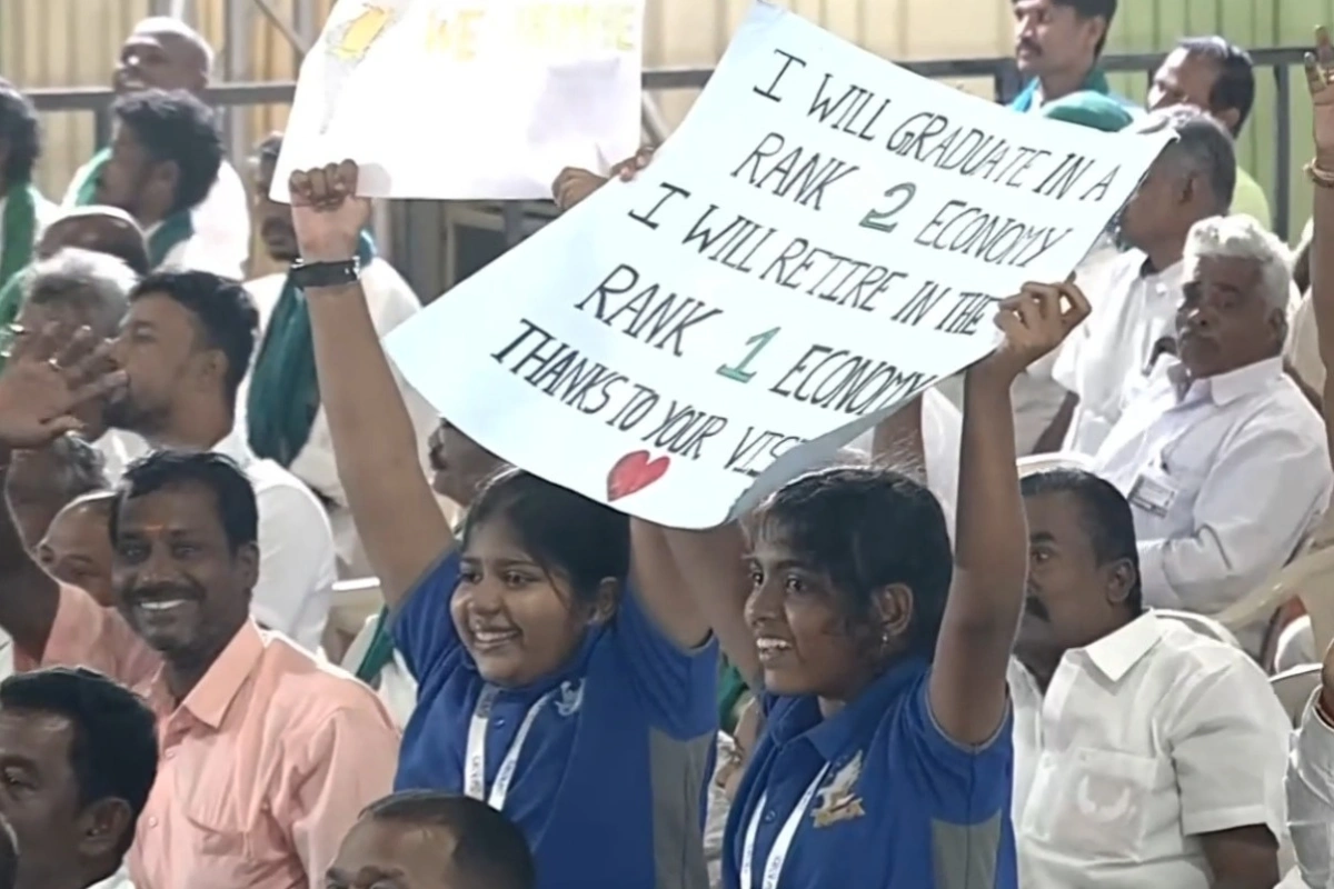PM Modi Praises Schoolgirls’ Banner Highlighting India’s Economic Aspirations In Coimbatore