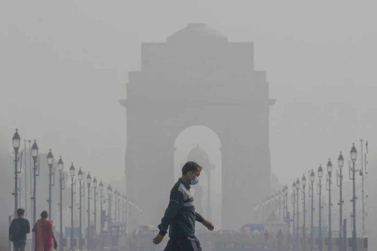 Smog Engulfs Delhi-NCR; Pollution Levels Hit Season’s Worst