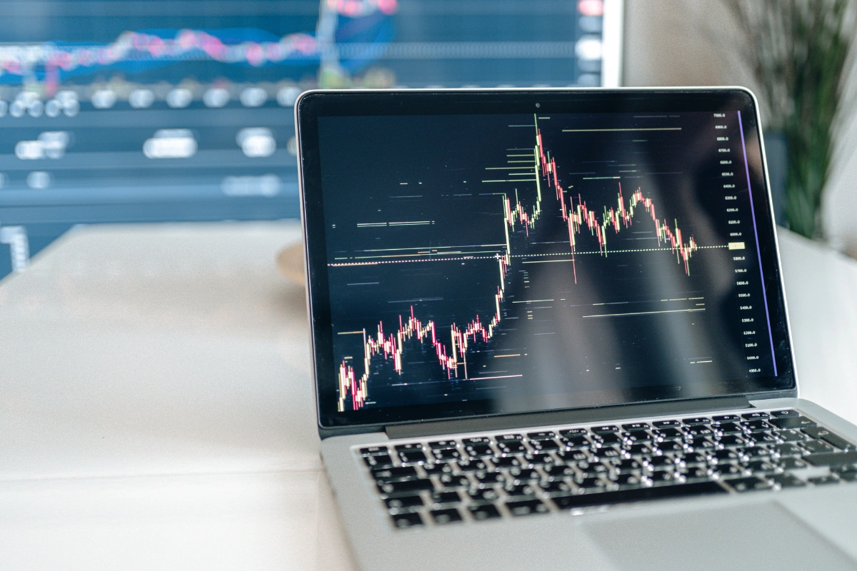 7 Of The Top 10 Most Valued Firms Register Strong Gains