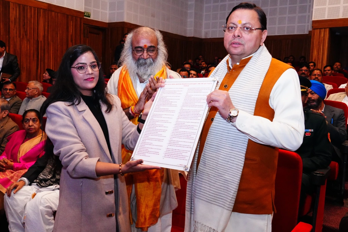 Acharya Pramod Krishnam Lauds ‘Himalaya Ki Jeevant Ushma’; Pays Tribute To CM Pushkar Singh Dhami