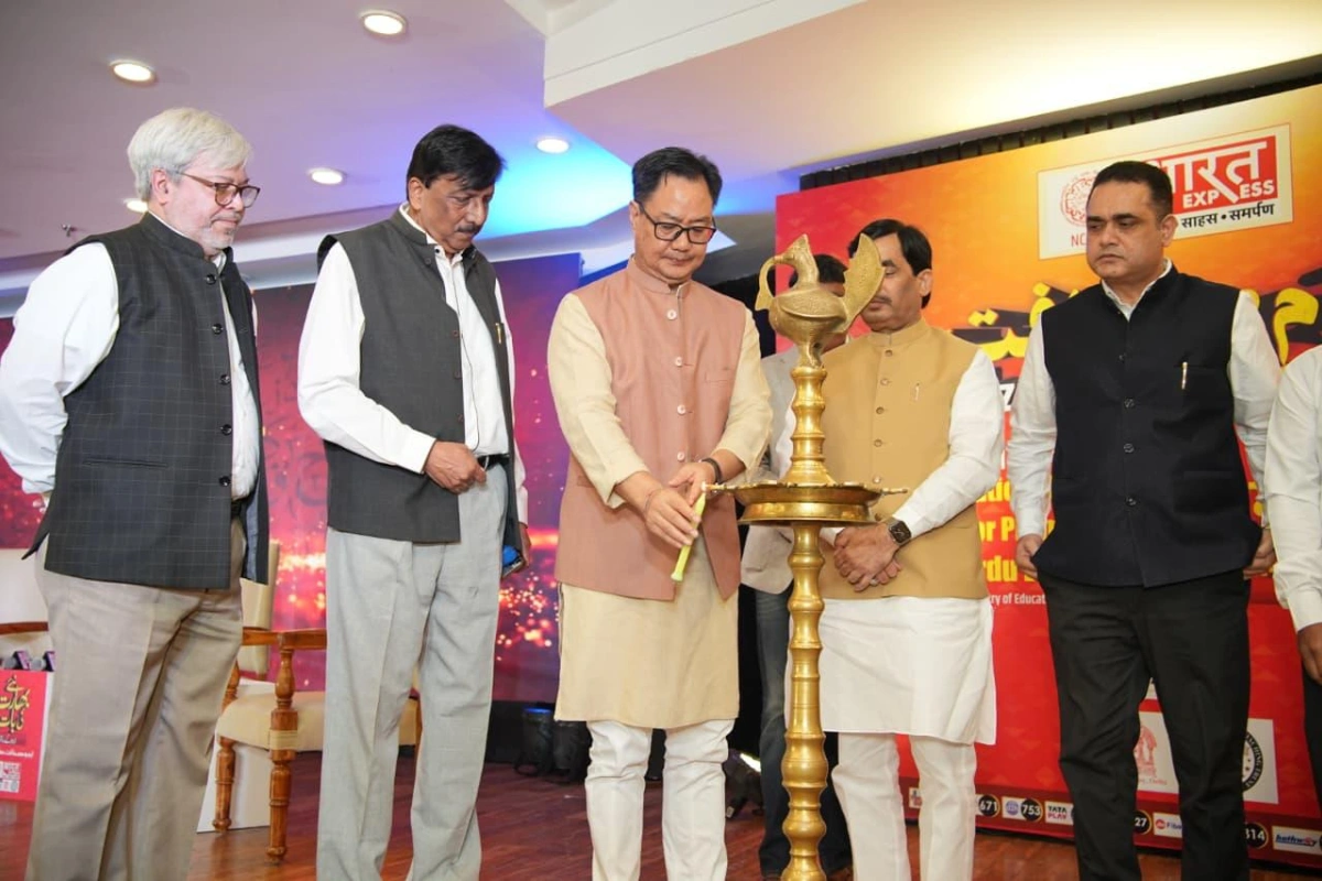 Bazm-e-Sahafat Begins With Traditional Lamp Lighting At IIC; Leading Voices Join Bharat Express Platform