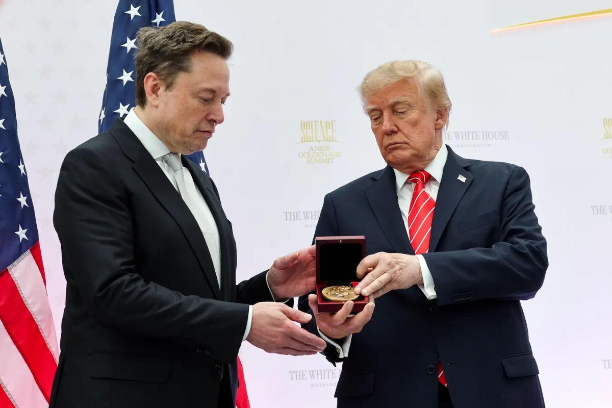 Trump Calls Elon Musk Modern-Day Thomas Edison; Praises Tech Contributions