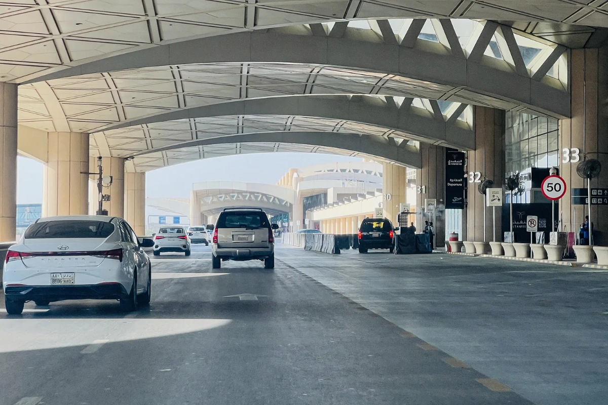 Riyadh Airport Partially Reopens As Houthis, Saudi-Led Coalition Exchange Attacks