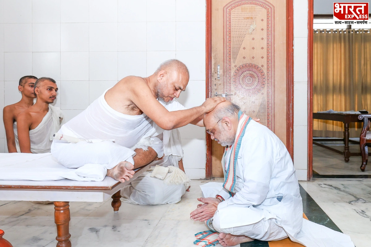 Amit Shah Meets Jain Spiritual Leaders In Ahmedabad, Praises Values Of Ahimsa And Self-Restraint